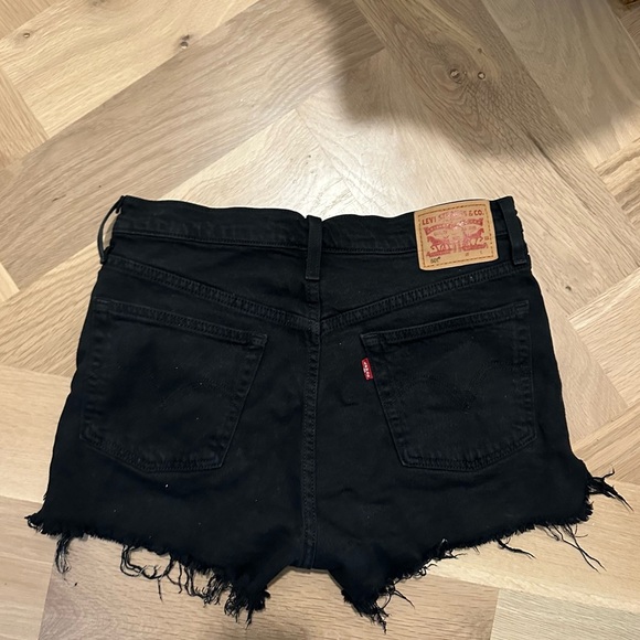 Levi’s Black Distressed Denim Shorts - Picture 3 of 3